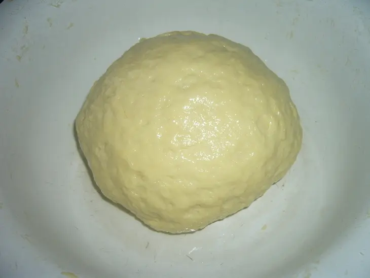 Сочень со сметаной: шаг 3
