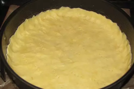 Киш с копчёными курицей и сыром.: шаг 1