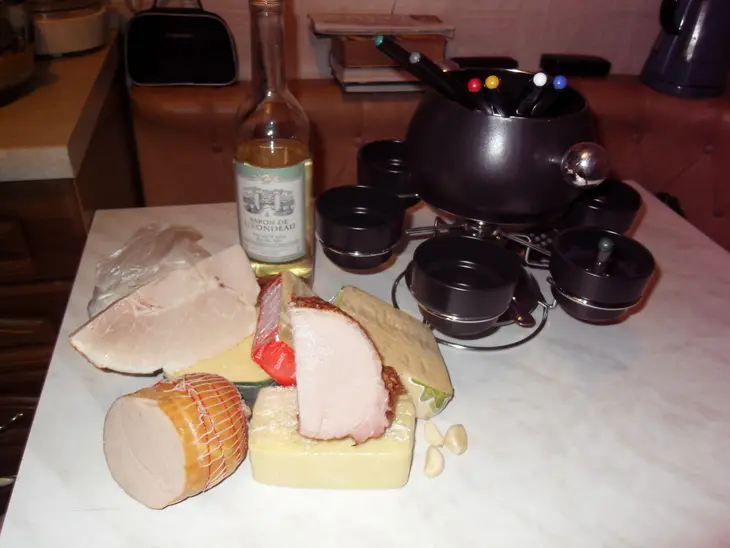 Классическое сырное фондю: шаг 1