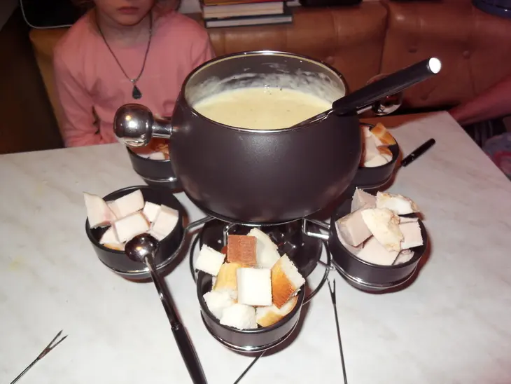 Классическое сырное фондю: шаг 8