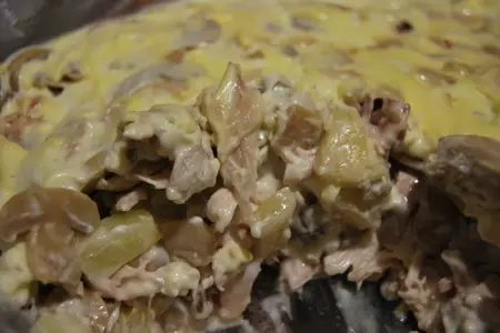 Салат из курицы с  ананасами и шампиньонами: шаг 1