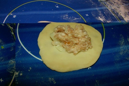 Картофельное тесто для пельменей и пельмени с грибной подливкой: шаг 2