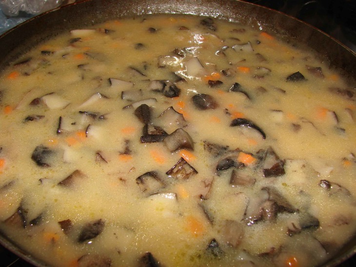 Картофельное тесто для пельменей и пельмени с грибной подливкой: шаг 4