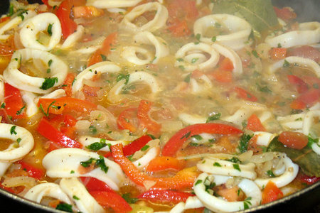 Кальмары с томатами на греческий манер (kalamarakia me tomata): шаг 5
