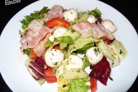 Салат из свежих овощей с беконом и мини-моцареллой: шаг 6