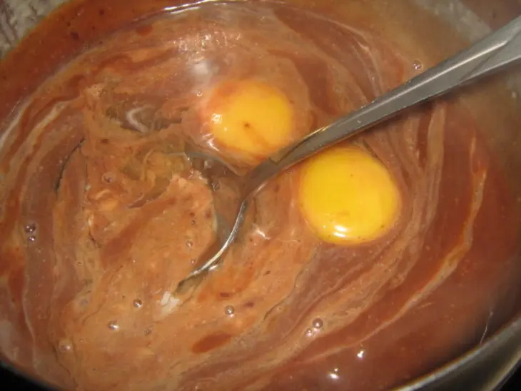 Пирог с грушами, шоколадом и карамелью: шаг 7