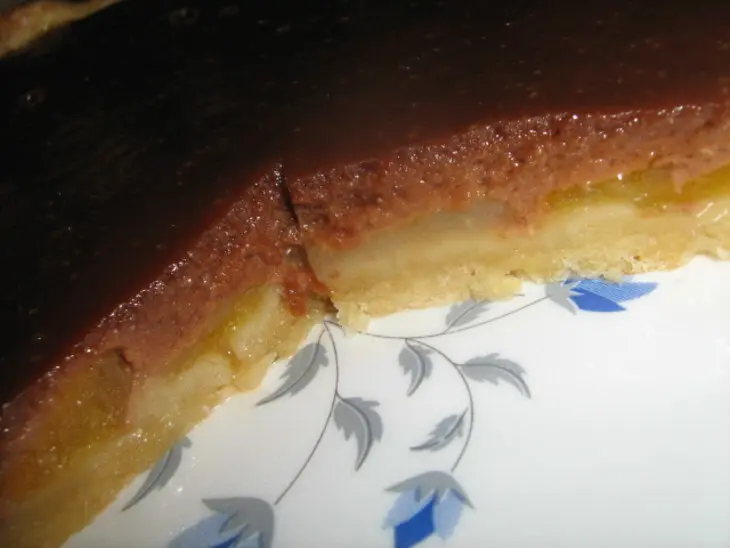 Пирог с грушами, шоколадом и карамелью: шаг 11