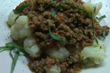 Мясной соус с эстрагоном/тархуном и корицей. цветная капуста под ним.: шаг 5