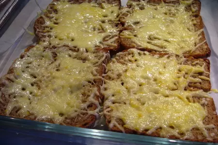 Швейцарские бутерброды (walliser käseschnitte): шаг 1