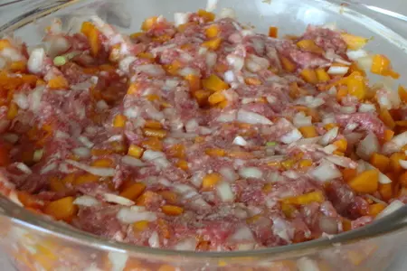 Рулет с мясом  и тыквой из слоеного теста: шаг 3