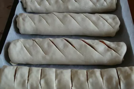 Рулет с мясом  и тыквой из слоеного теста: шаг 5