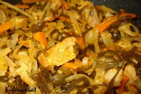 Свинина с морской капустой: шаг 4