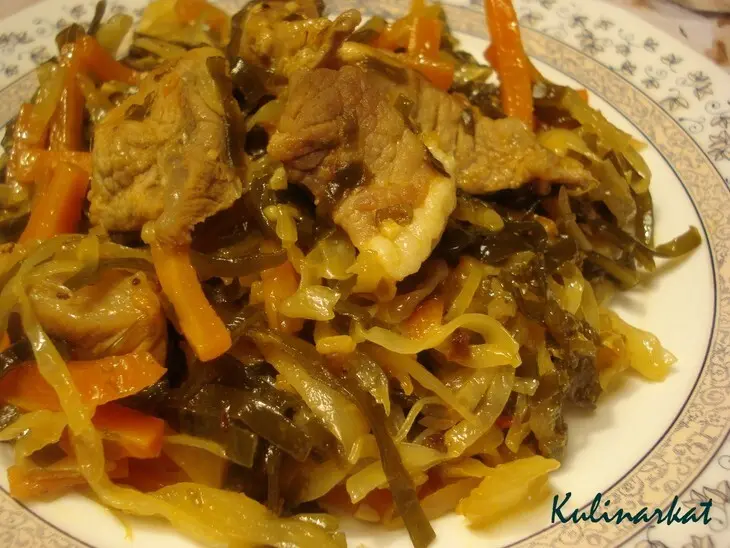 Свинина с морской капустой: шаг 7