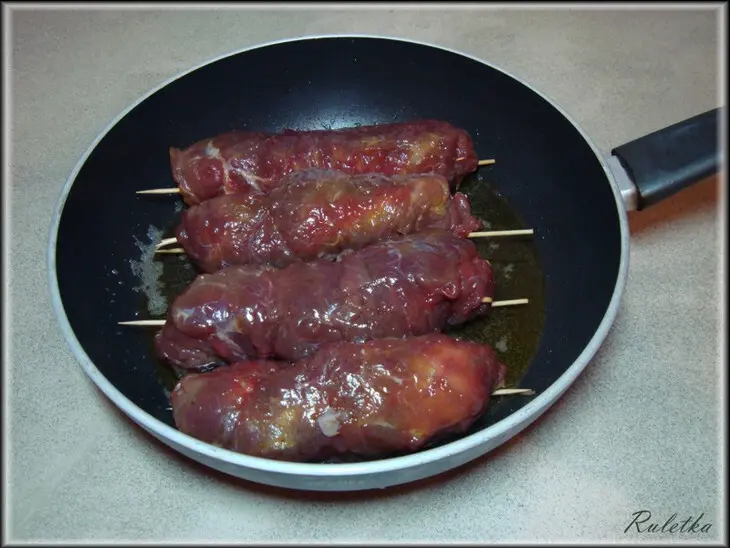 Мясные роллы в сидровом соусе.: шаг 9