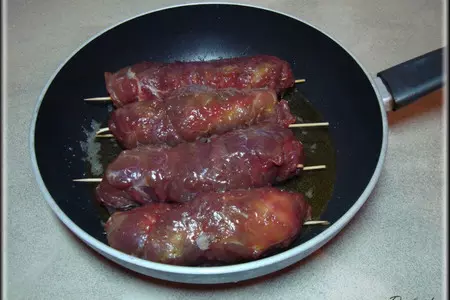 Мясные роллы в сидровом соусе.: шаг 9