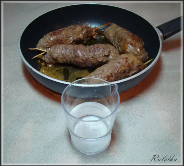 Мясные роллы в сидровом соусе.: шаг 10