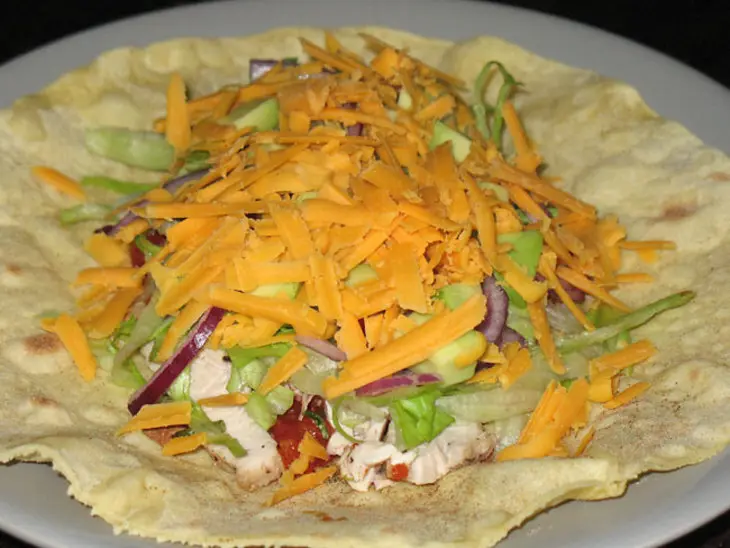 Буррито с начинкой из куриного мяса: шаг 7