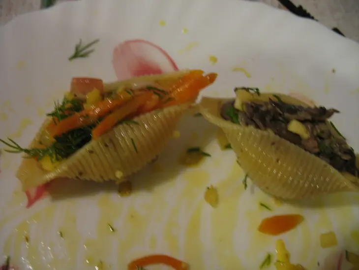Мясной рулет с фаршированными ракушками conchiglie: шаг 3
