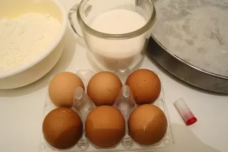 Очень простой и быстрый бисквит: шаг 1