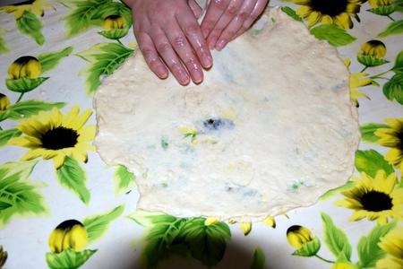 Плацинда (молд. plăcintă, плэчинтэ, плэчинта) — особый вид молдавского пирога: шаг 11