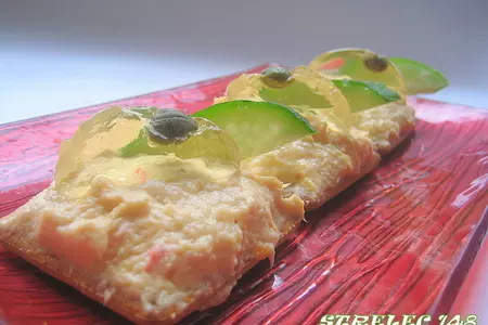 Канапе с куриным паштетом и лимонным желе.: шаг 6