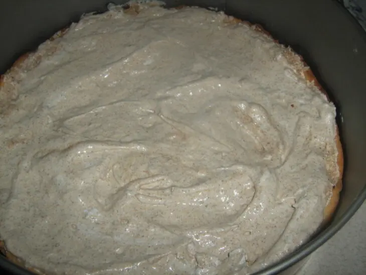 Пирог с миндальным безе и грушами: шаг 8