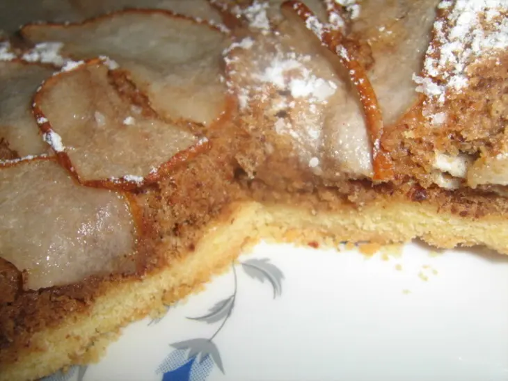 Пирог с миндальным безе и грушами: шаг 11