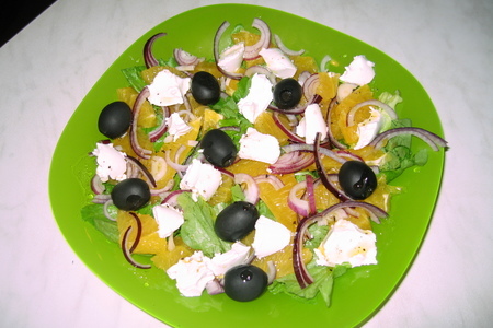 Греческий салат с апельсинами: шаг 2