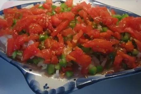 Рыбка с рисом из духовки с маринованными овощами по-быстрому: шаг 1