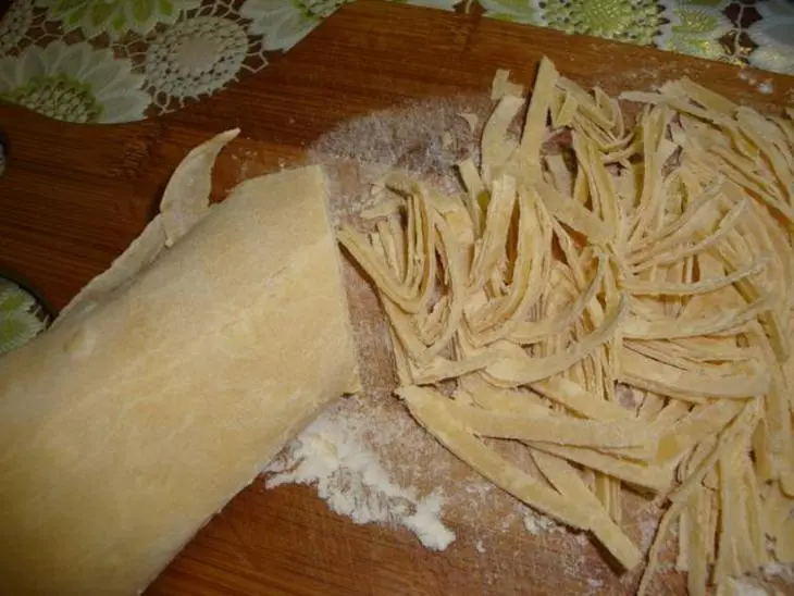 Курица с начинкой и лапшой: шаг 4
