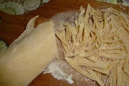 Курица с начинкой и лапшой: шаг 4
