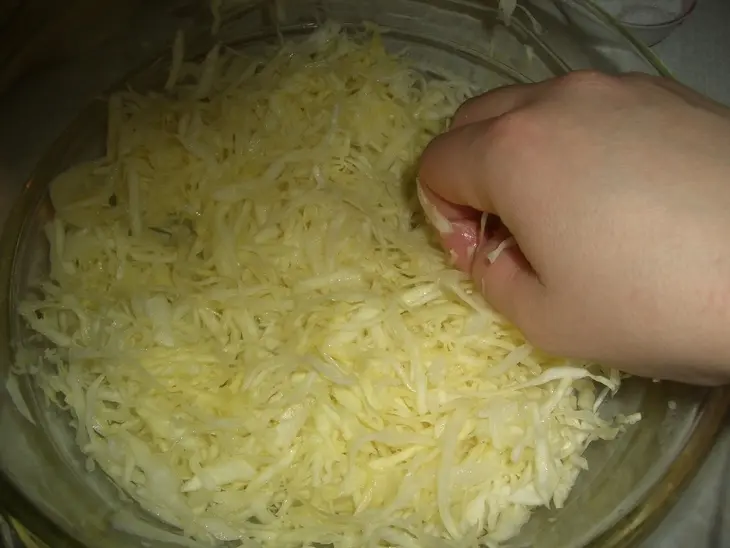 Салат из кальмар "хорошая компания": шаг 3
