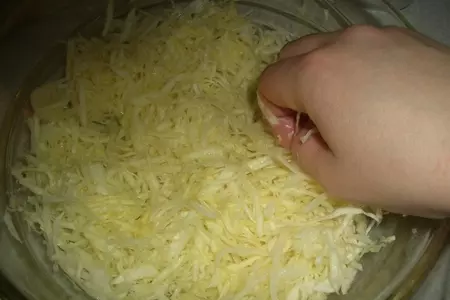 Салат из кальмар "хорошая компания": шаг 3