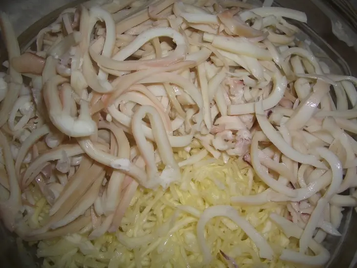 Салат из кальмар "хорошая компания": шаг 4