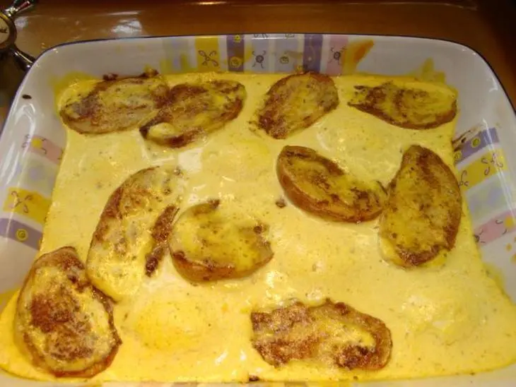 Картофель и яйца, запеченные под соусом карри: шаг 4