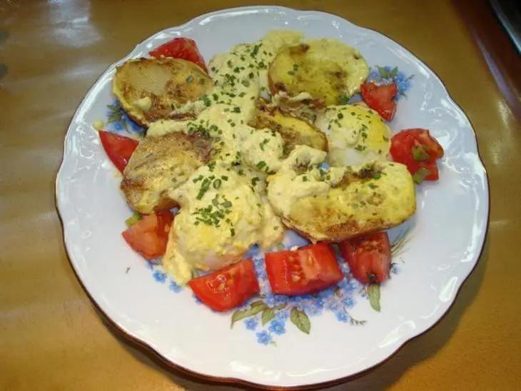 Картофель и яйца, запеченные под соусом карри: шаг 5