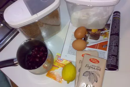 Брауни с вишней: шаг 1
