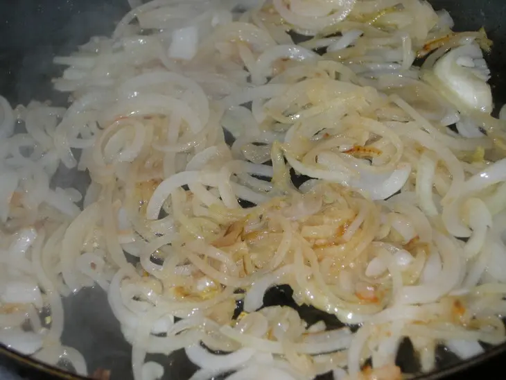 Печеный картофель с сосисками: шаг 1