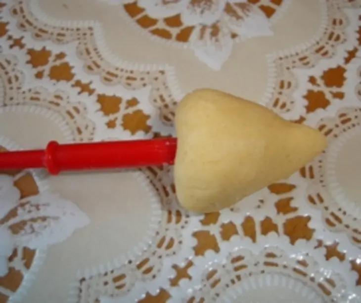 Фиалки из мастики: шаг 3