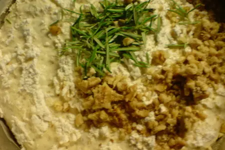 Фокачча с грецкими орехами и розмарином: шаг 1