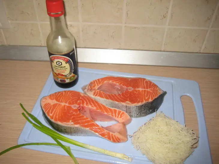 Рыбный супчик с рисовой лапшой: шаг 1