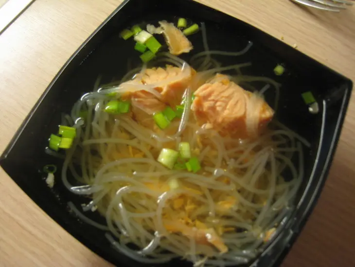 Рыбный супчик с рисовой лапшой: шаг 2