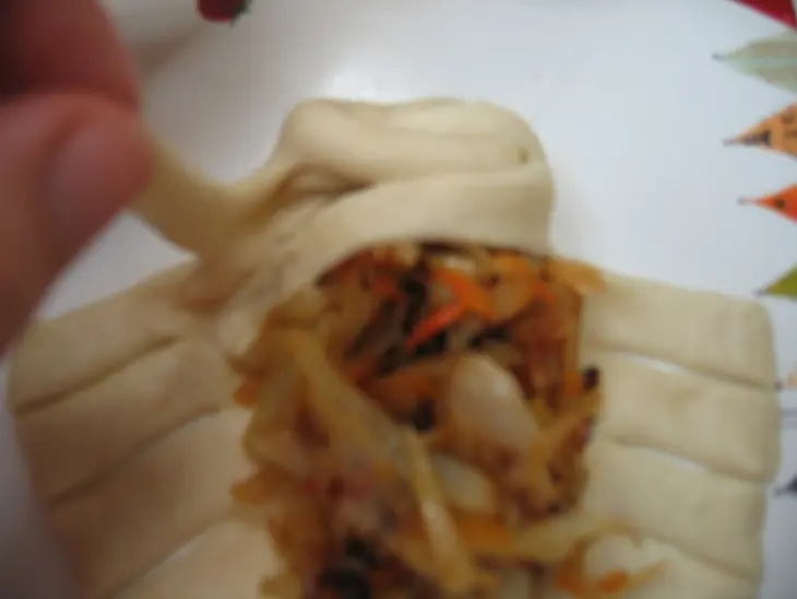 Пирожки постные с капустой: шаг 9