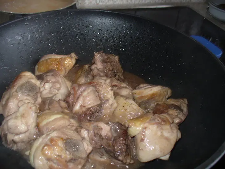 Куринные окорочка в вине и мандариновом соке с овощами: шаг 6