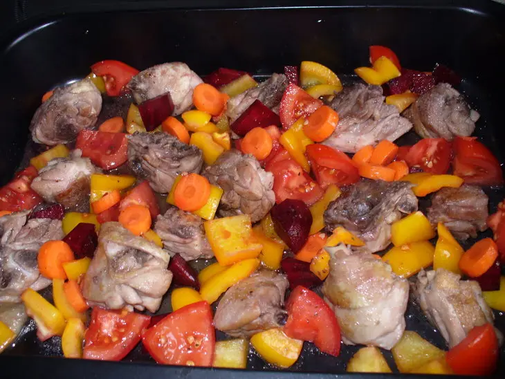 Куринные окорочка в вине и мандариновом соке с овощами: шаг 7