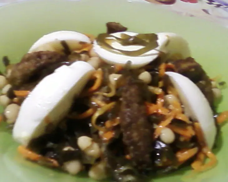 Салат с печёнкой и морской капустой: шаг 6