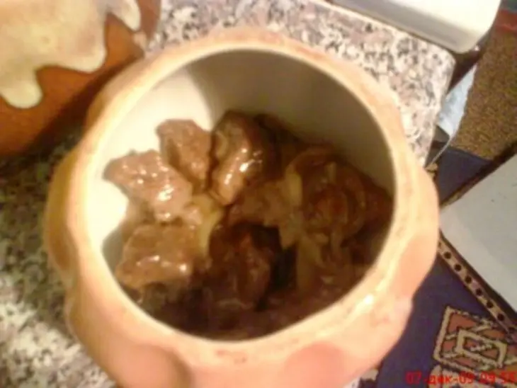 Говядина с картошкой, тушенная в горшочках: шаг 6