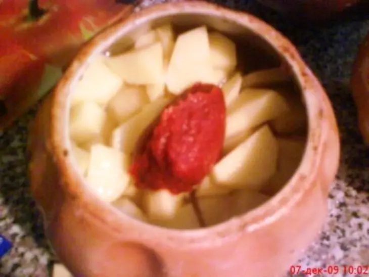 Говядина с картошкой, тушенная в горшочках: шаг 9