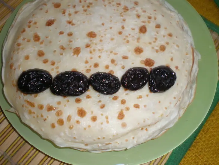Утка фаршированная блинами и сухофруктами: шаг 5