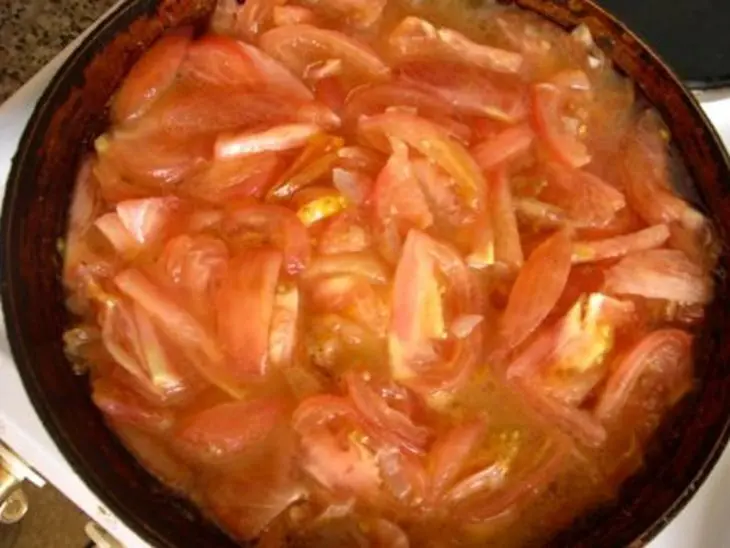 Пряные куриные грудки, запеченные с помидорами: шаг 2
